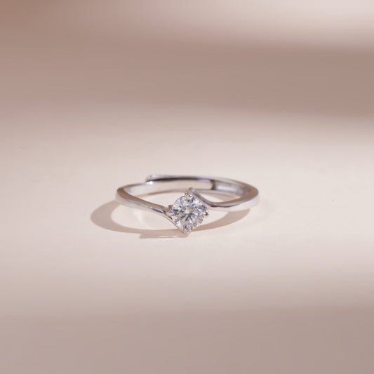 ELVORIA 4.5mm Moissanite Ring GRA ELVDA91 – Platinum Plated 925 Sterling Silver (Adjustable)