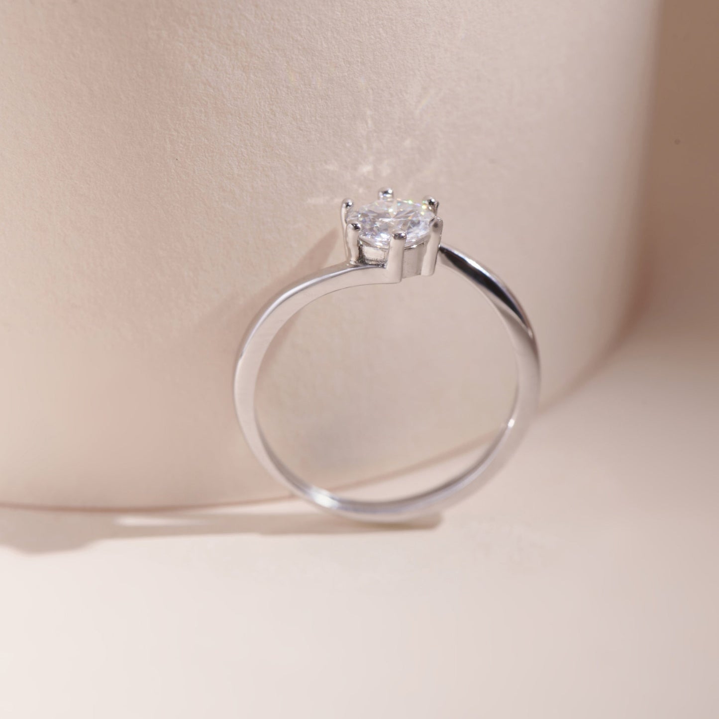 ELVORIA 5.5mm Moissanite Ring GRA ELVDA92 – Platinum Plated 925 Sterling Silver (Adjustable)