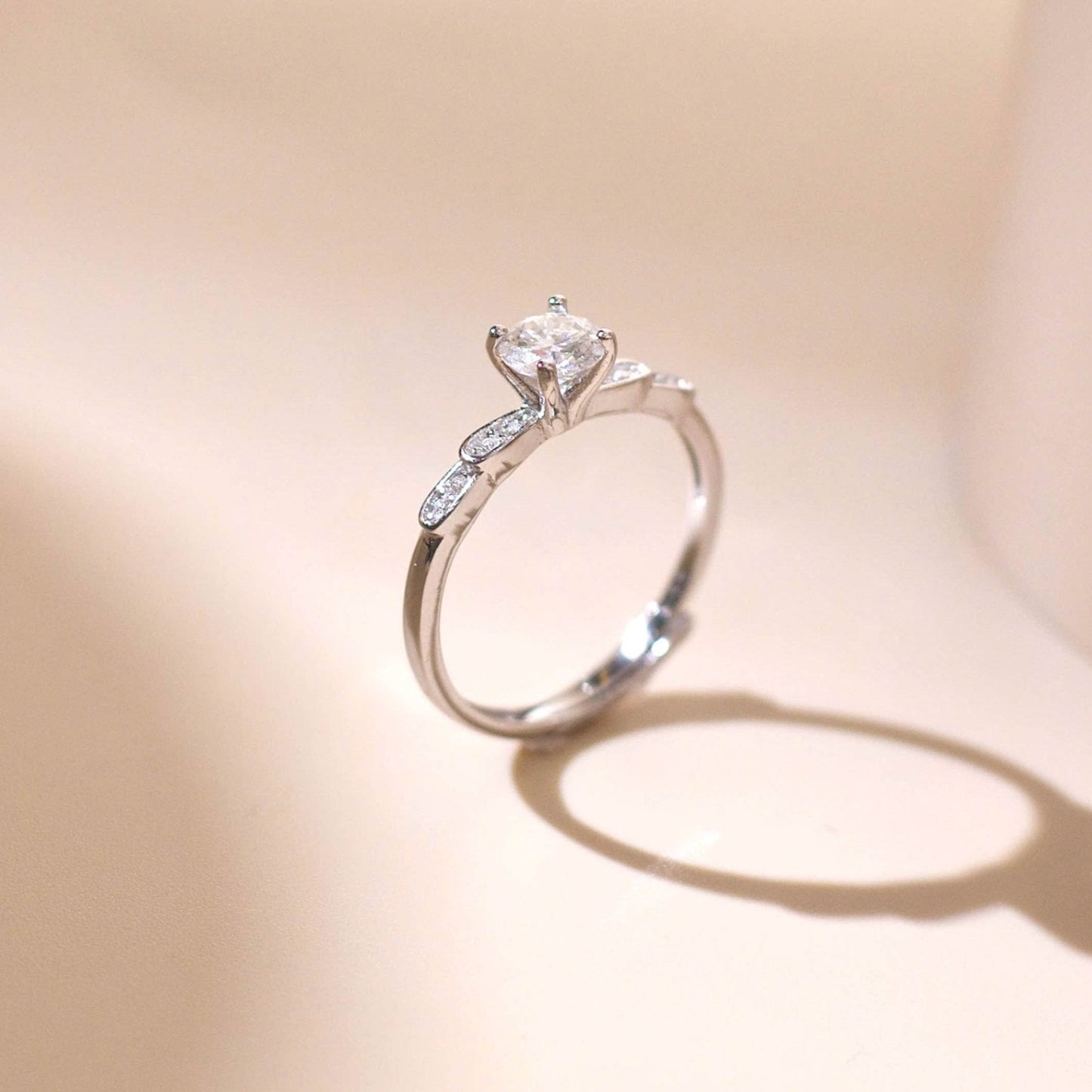 ELVORIA 5mm Moissanite Ring GRA ELVDA128 – Platinum Plated 925 Sterling Silver (Adjustable)
