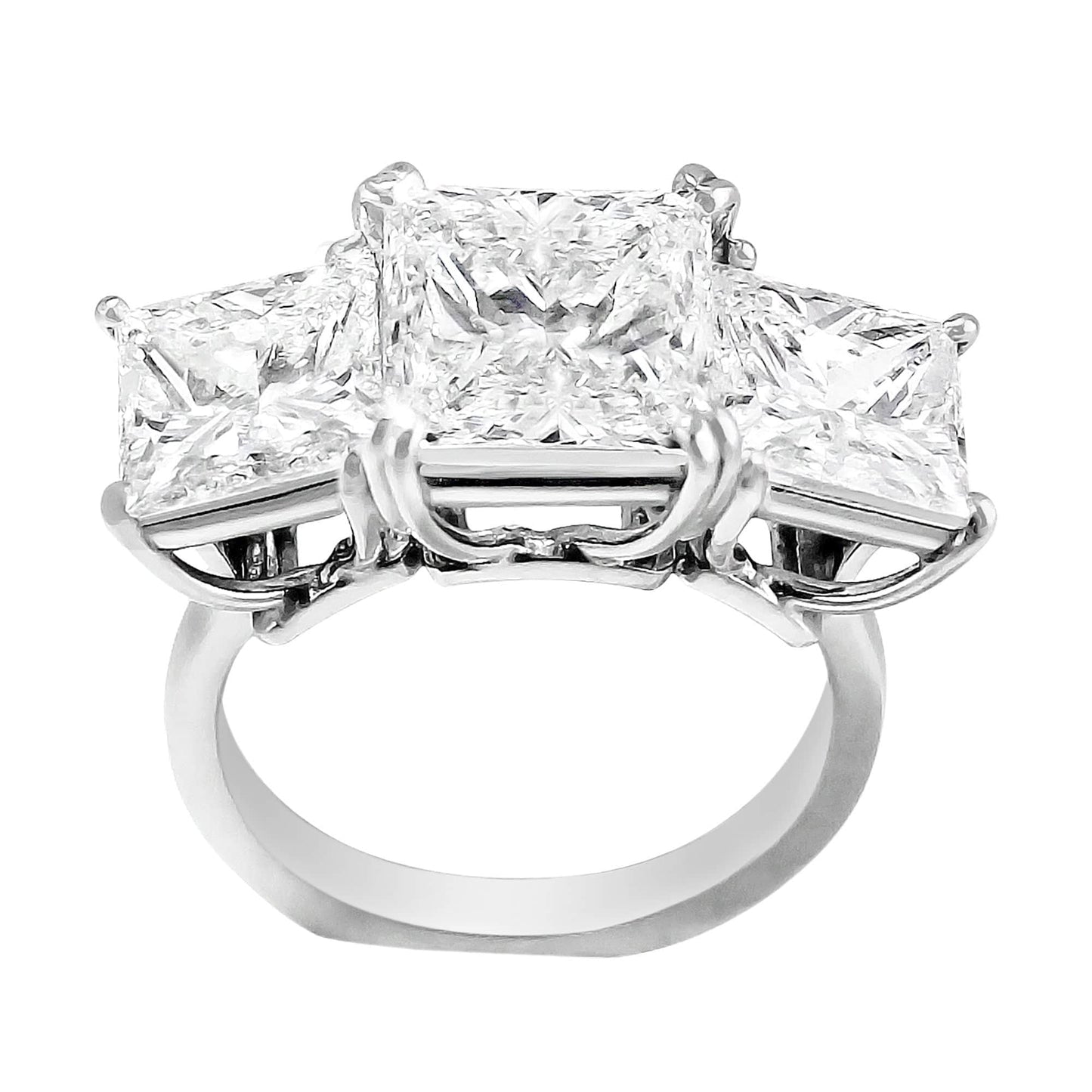 Rivière Platinum 5ct Three Stone Princess Cut Diamond Ring