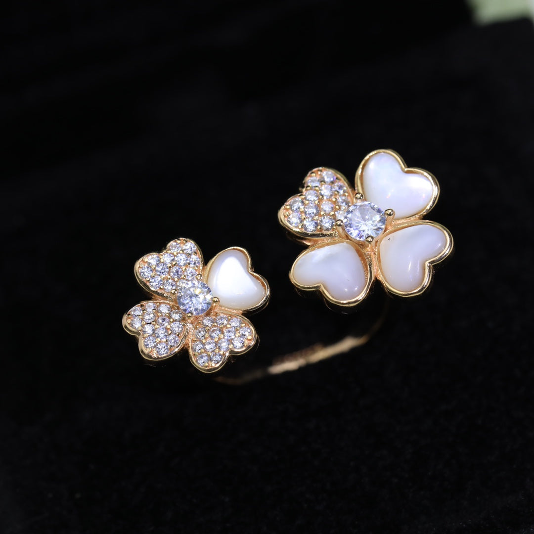 18K Celestial Cosmos Between the Finger Diamond Ring